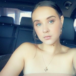 Meet your Posher, Ana